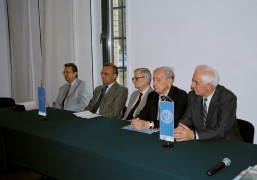 Prezydium APW'04 (od lewej):
R.Barlik, J.Kurek, W.Findeisen, H. Leskiewicz, T.Kaczorek