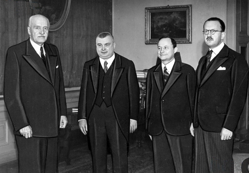 Delegacja SEP u Prezydenta RP (VI 1939 r.); od lewej: prezydent RP Ignacy Moscicki, 
Kazimierz Szpotanski (prezes SEP), Alfons Hoffmann, Józef Podoski (sekretarz generalny SEP)